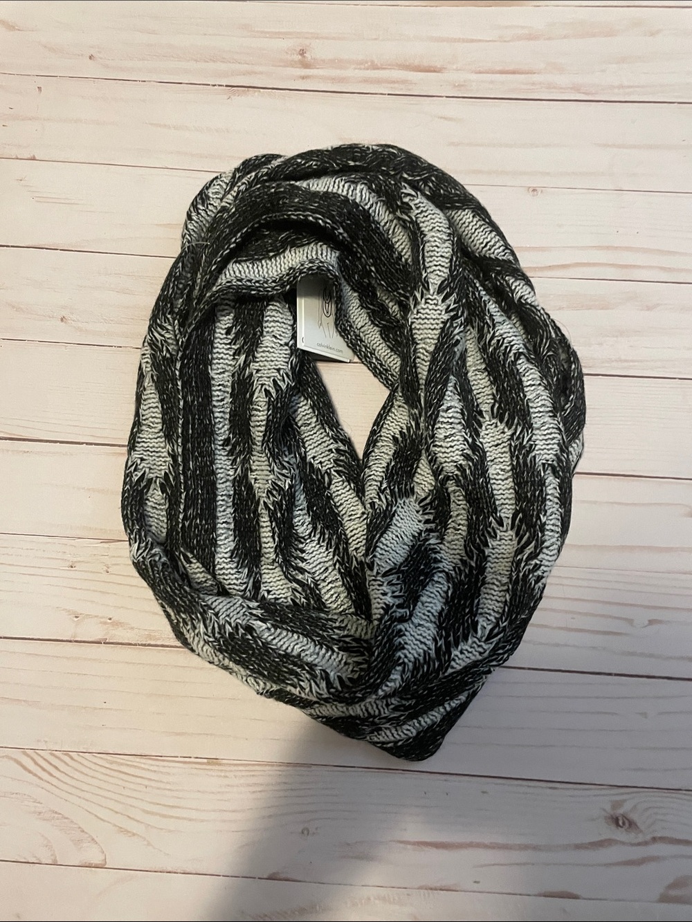 Calvin Klein Stylish Black & White Knit Infinity Scarf - Women Accessories